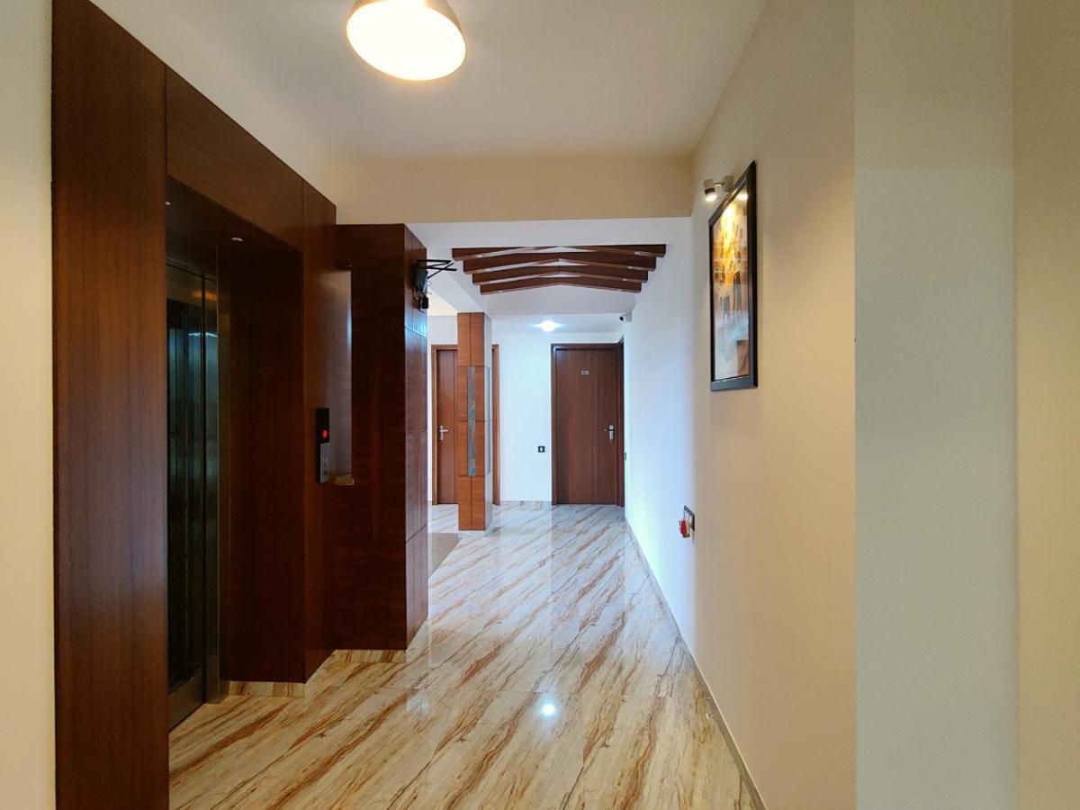 The Shacon Hotel Noida Exterior photo
